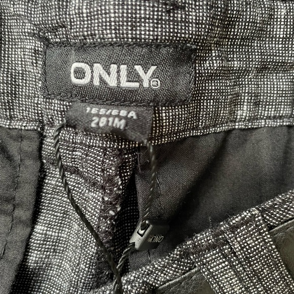 Only women’s pants size M gray and black - Picture 15 of 16